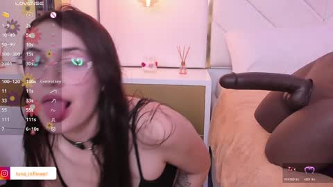 Snapshot of flor_deluna chatting on 01.30.25 Luna online show from 01.30.25