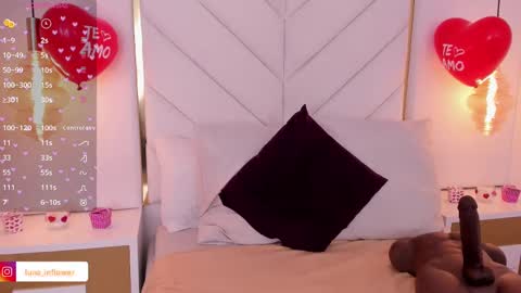 Snapshot of flor_deluna chatting on 02.17.25 Luna online show from 02.17.25