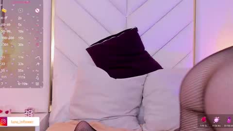 Snapshot of flor_deluna chatting on 02.19.25 Luna online show from 02.19.25