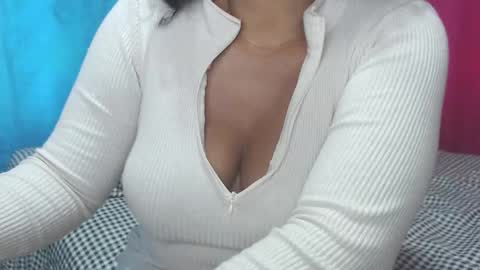 flora886505 online show from 11.12.25