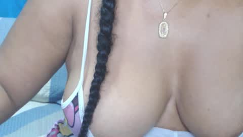 flora886505 online show from 11.28.25