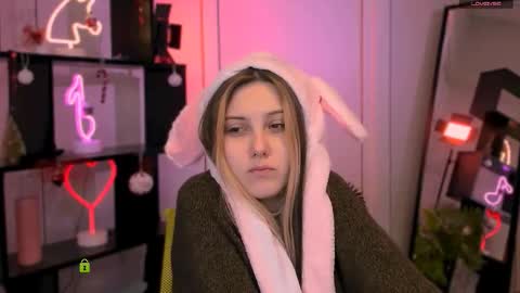 flora_nyx online show from 01.11.26