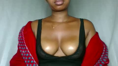 Snapshot of florencia011 chatting on 12.20.25 florencia011 online show from 12.20.25