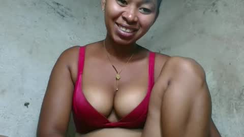 Snapshot of florencia011 chatting on 02.22.26 florencia011 online show from 02.22.26