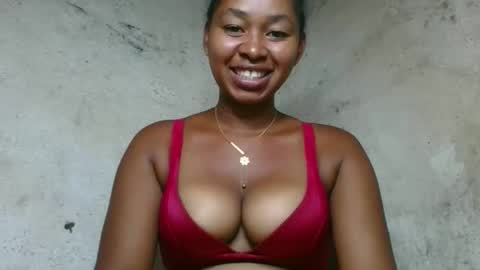 Snapshot of florencia011 chatting on 02.28.26 florencia011 online show from 02.28.26