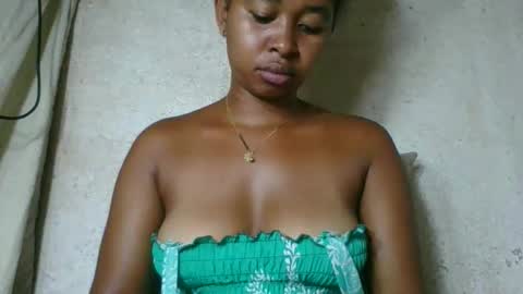 Snapshot of florencia011 chatting on 04.05.26 florencia011 online show from 04.05.26