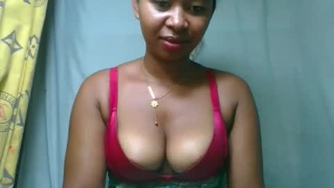 Snapshot of florencia011 chatting on 04.10.26 florencia011 online show from 04.10.26