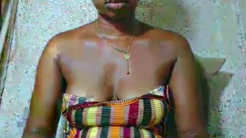 Snapshot of florencia011 chatting on 04.15.26 florencia011 online show from 04.15.26