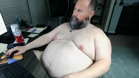 Snapshot of floridabearlive chatting on 10.25.25 FloridaBearLive online show from 10.25.25
