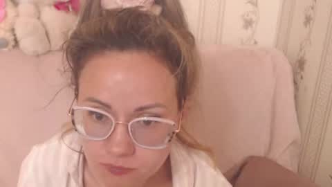 Snapshot of flowercandydoll13 chatting on 06.27.26 say meow and send tip online show from 06.27.26