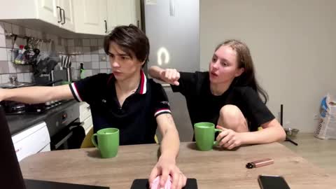 flowerscouple online show from 02.11.26