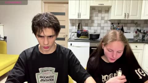 flowerscouple online show from 04.17.26