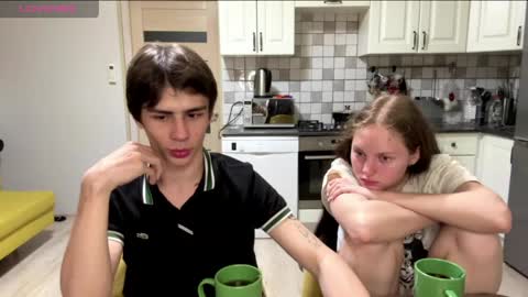 flowerscouple online show from 04.20.26