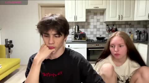 flowerscouple online show from 04.21.26