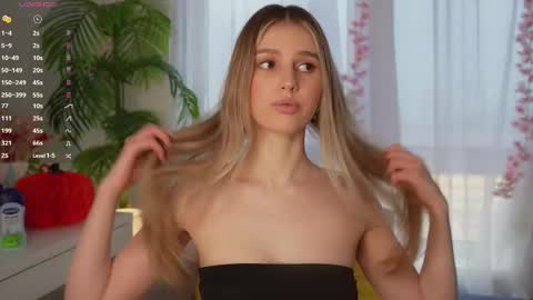 Adeline online show from 03.11.25