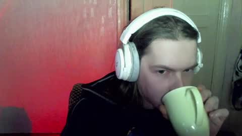 Snapshot of fluffy_boney chatting on 12.02.24 Alexey online show from 12.02.24