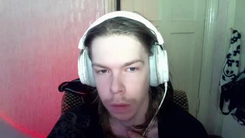 Snapshot of fluffy_boney chatting on 12.04.24 Alexey online show from 12.04.24