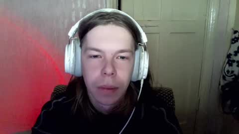 Snapshot of fluffy_boney chatting on 12.08.24 Alexey online show from 12.08.24