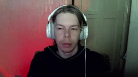 Snapshot of fluffy_boney chatting on 12.29.24 Alexey online show from 12.29.24