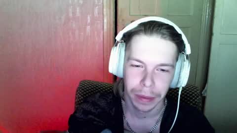 Snapshot of fluffy_boney chatting on 01.01.25 Alexey online show from 01.01.25