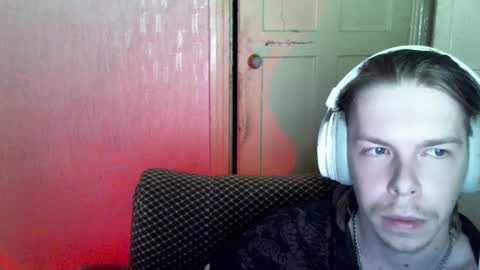 Snapshot of fluffy_boney chatting on 01.01.25 Alexey online show from 01.01.25