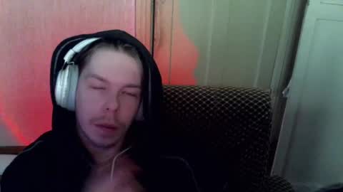 Snapshot of fluffy_boney chatting on 01.05.25 Alexey online show from 01.05.25