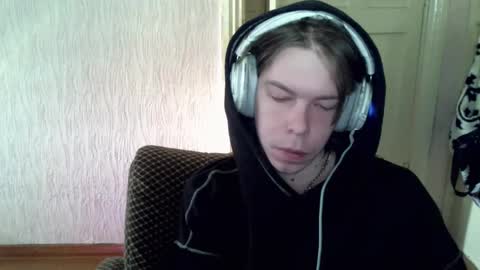 Snapshot of fluffy_boney chatting on 01.07.25 Alexey online show from 01.07.25