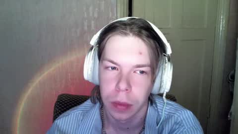 Snapshot of fluffy_boney chatting on 01.09.25 Alexey online show from 01.09.25