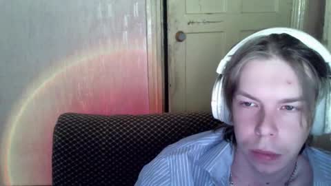 Snapshot of fluffy_boney chatting on 01.09.25 Alexey online show from 01.09.25