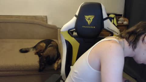 Snapshot of fluffy_boney chatting on 01.28.25 Alexey online show from 01.28.25