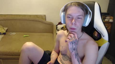 Snapshot of fluffy_boney chatting on 02.02.25 Alexey online show from 02.02.25