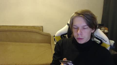 Snapshot of fluffy_boney chatting on 02.03.25 Alexey online show from 02.03.25