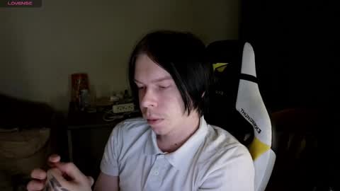 Snapshot of fluffy_boney chatting on 03.17.26 Alexey online show from 03.17.26