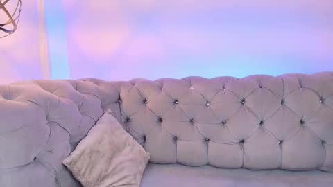  FLUFFY BUBBLE  online show from 09.20.25