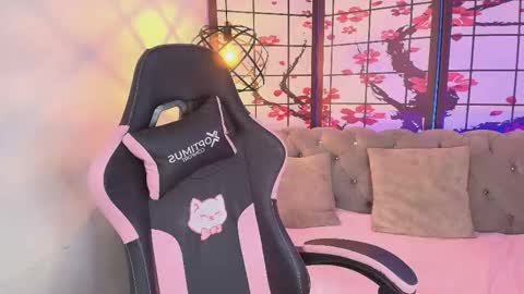  FLUFFY BUBBLE  online show from 01.12.26