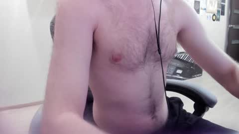 Snapshot of fluffycat_ chatting on 02.15.25 fluffycat online show from 02.15.25