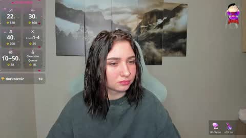 Snapshot of flufyfoxx chatting on 05.13.26 Lina online show from 05.13.26