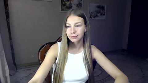 Molli  Ready for any play with you. Hottest show in pvt  Help a student earn big tokens  online show from 10.01.25
