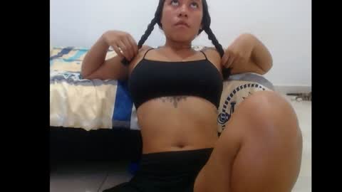 Snapshot of forbidden_games__ chatting on 01.29.25 emely and felix online show from 01.29.25