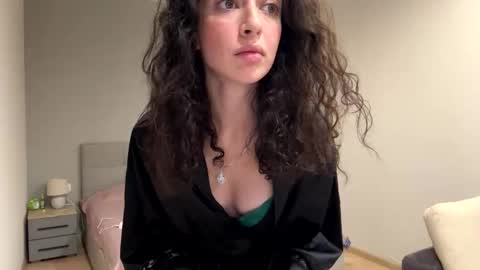 Snapshot of forbiddennvelvet chatting on 10.16.25 forbiddennvelvet online show from 10.16.25