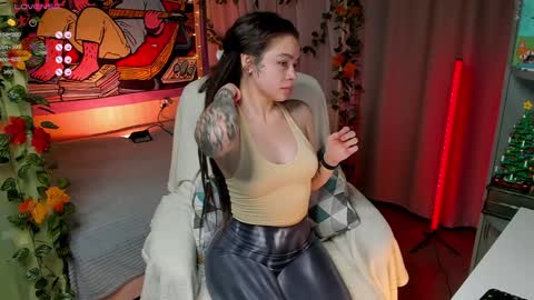 Snapshot of forest_lina chatting on 01.11.25 online show from 01.11.25