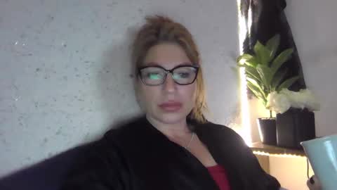 fox_red_lady7 online show from 02.01.25