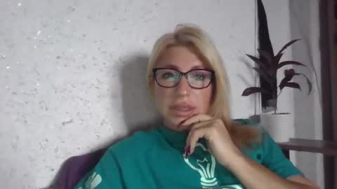 fox_red_lady7 online show from 10.02.25