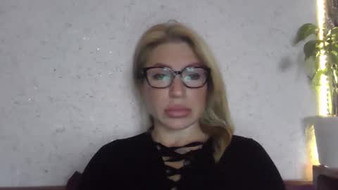 Snapshot of fox_red_lady7 chatting on 11.06.25 fox_red_lady7 online show from 11.06.25