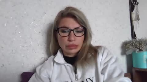 fox_red_lady7 online show from 01.19.26