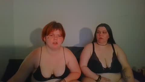 Snapshot of foxanhound chatting on 06.05.26 Fox and hound online show from 06.05.26