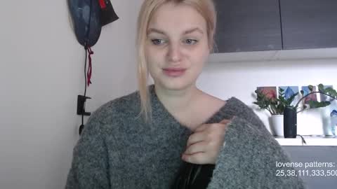 i am your baby Alien  online show from 10.23.25