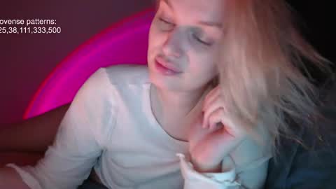 i am your baby Alien  online show from 11.25.25