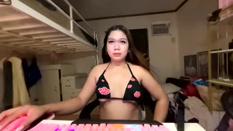 Snapshot of foxieeealona chatting on 01.07.26 Alicia Baby online show from 01.07.26