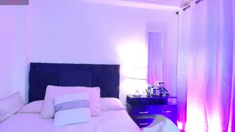 Snapshot of foxmegann chatting on 02.11.26 MeganFoxxy online show from 02.11.26